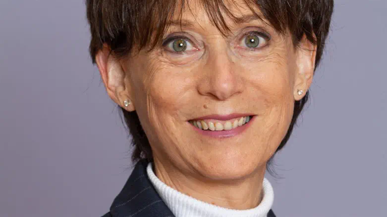 פרופ' סוזי נבות