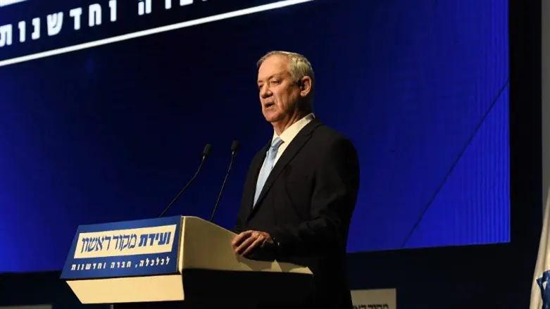 בני גנץ