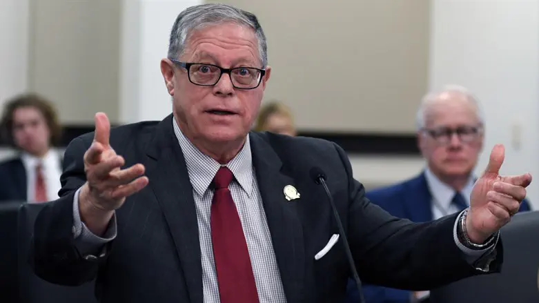 Kentucky State Sen. Rick Girdler in the state's General Assembly in Frankfort