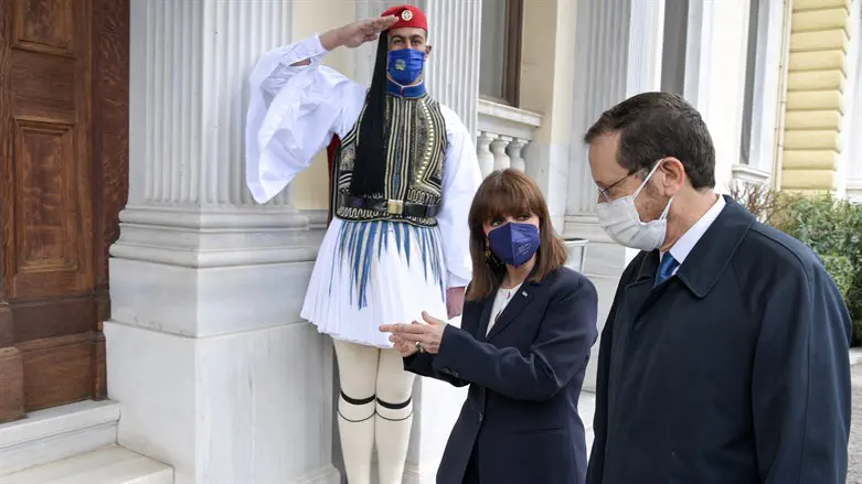 ביקור הרצוג ביוון