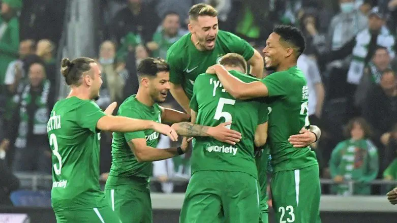 שחקני חיפה. אלופים פעם שניה ברציפות