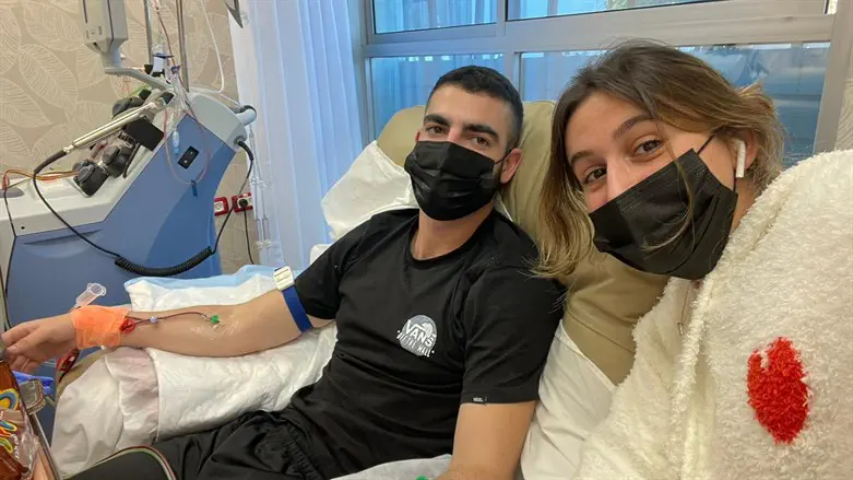 בר אזרד ואחותו