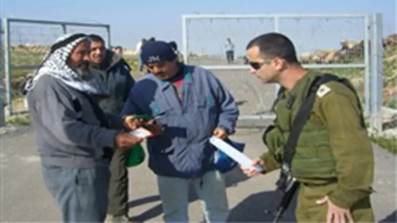 קצין מתפ"ש במעבר