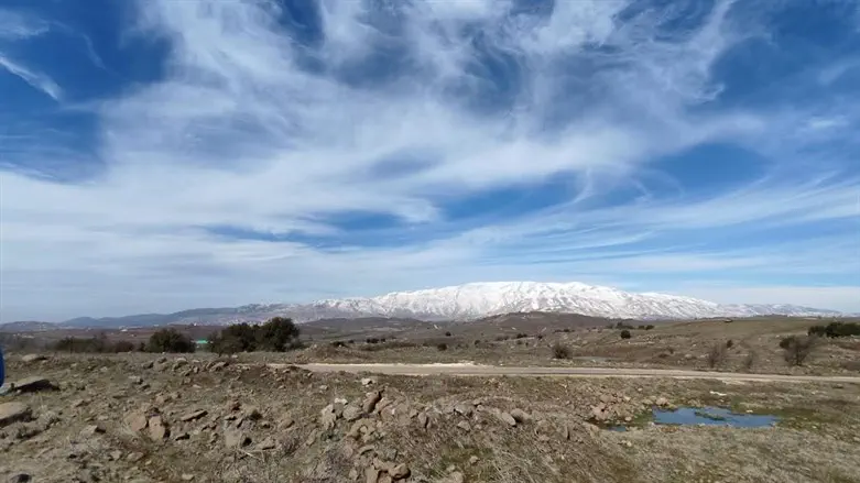 החרמון בתצפית מרמת הגולן