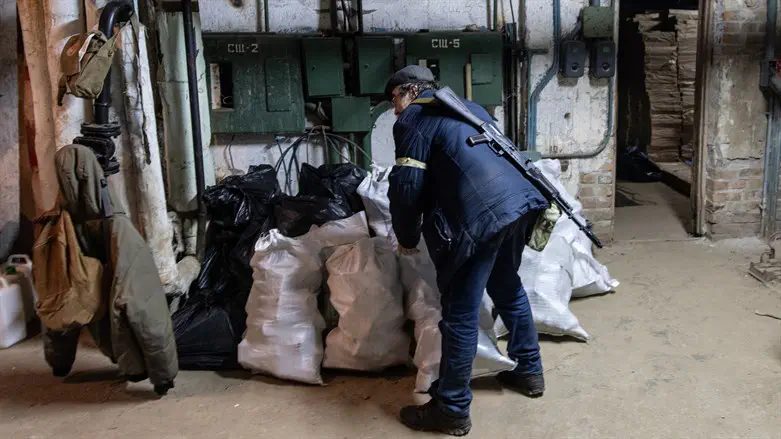 A civilian member of a Territorial Defence unit