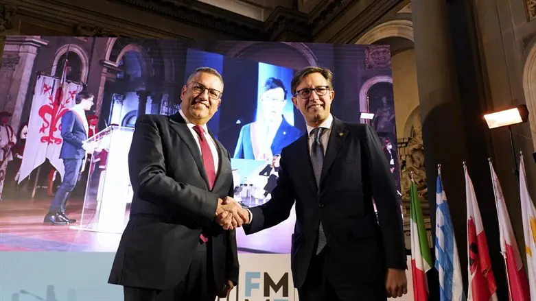 משה ליאון וראש העיר פירנצה דריו נרדלה