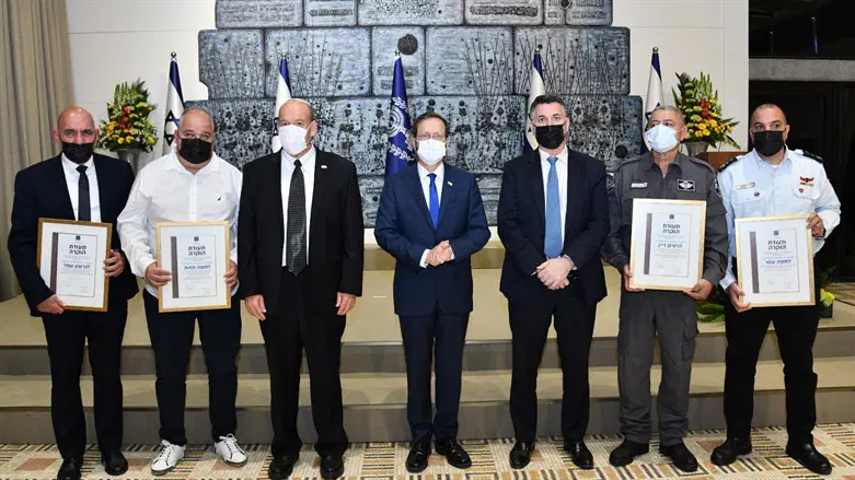 מבקר המדינה עם חושפי השחיתויות