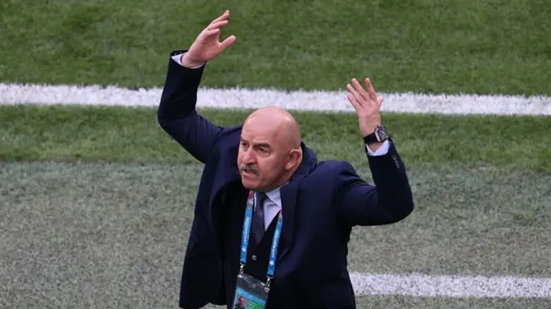 מאמן רוסיה. יצפה במונדיאל מהבית