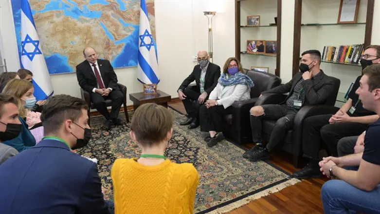 Нафтали беннет не встрече с молодыми евреями из Украины