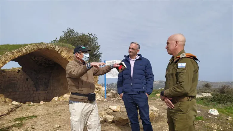 האלוף גורדין עם שי אלון וחגי בן ארצי