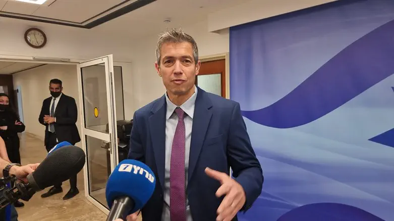 השר יועז הנדל