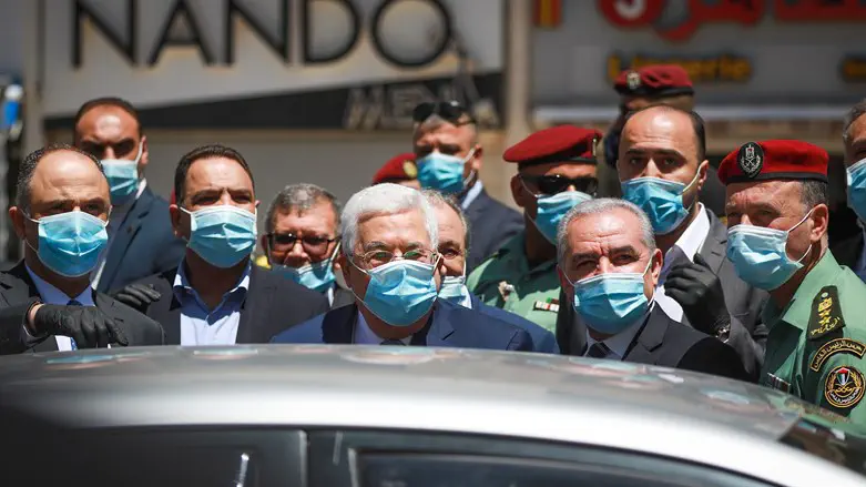 Abbas and Fatah leadership in Ramallah