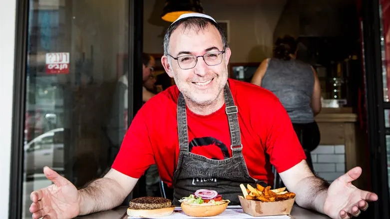 "כל יום כשאני בא ורואה אנשים אני אומר: וואו, הם שוב הגיעו". אורי מלמד