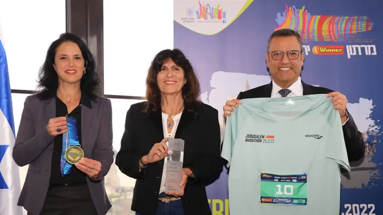 ראש העיר ליאון, אסתר רוט שחמורוב ומנכ"לית הטוטו באירוע ההשקה היום