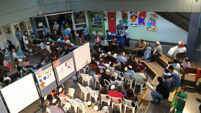 קריאת מגילה במסגרת 'מגילה בקהילה'