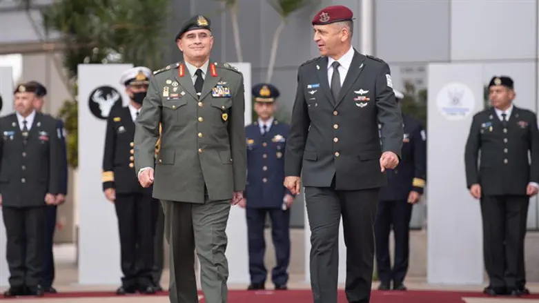 Демокритос Зервакис и Авив Кохави