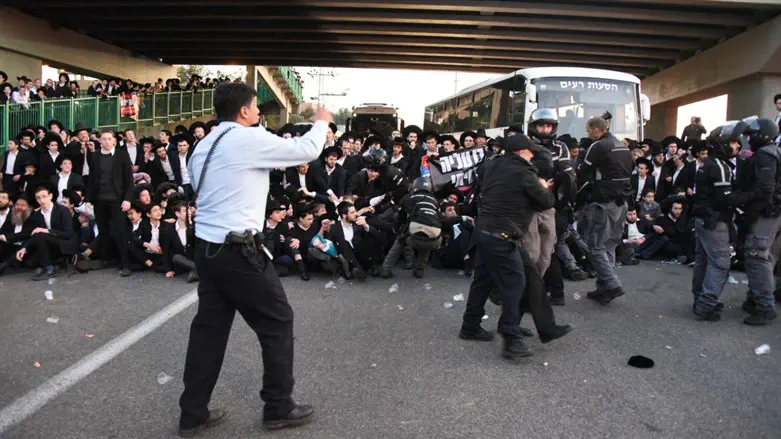 מחאה של הפלג הירושלמי בבני ברק. ארכיון