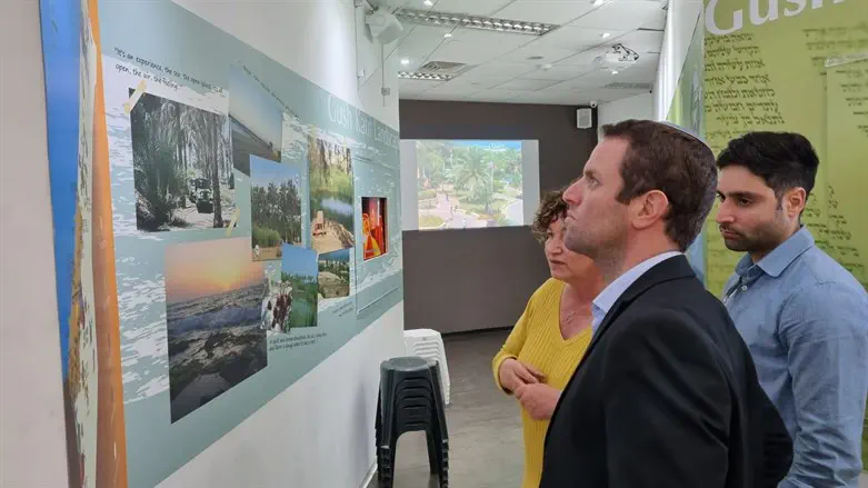 נתנאל איזק במרכז מורשת גוש קטיף