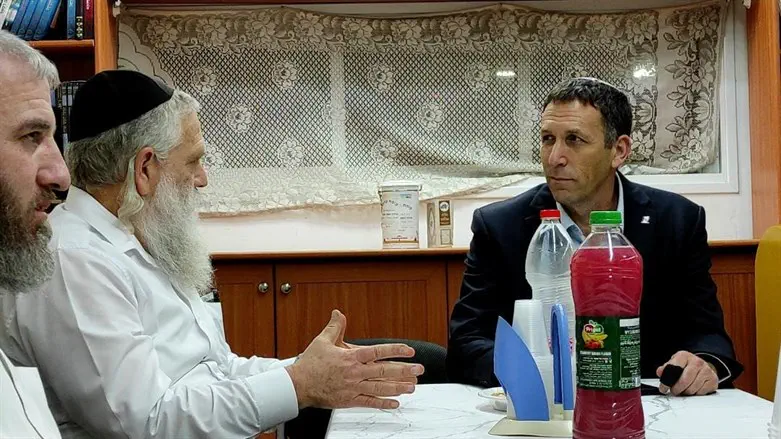 הרב הנדלר וכהנא