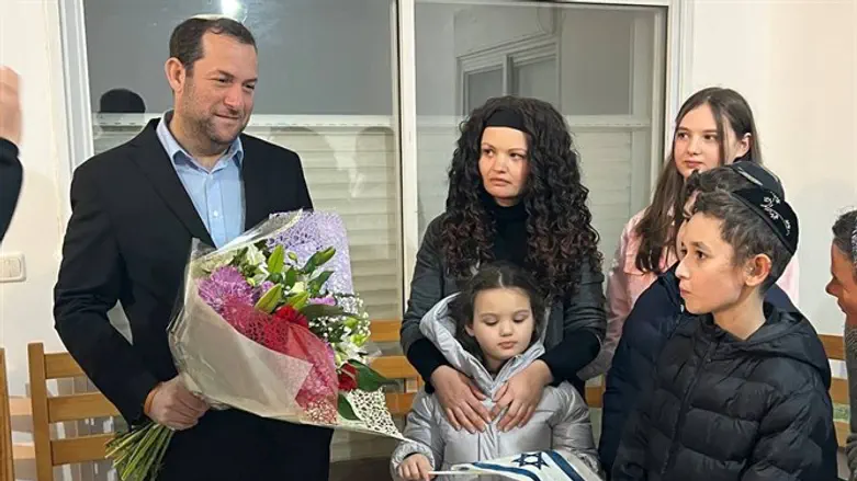Йоси Даган с семьей, приехавшей в Самарию из Украины