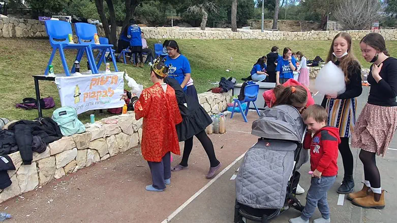 שוק פורים לילדי הפליטים