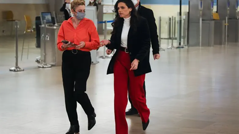 Айелет Шакед в аэропорту Бен-Гурион