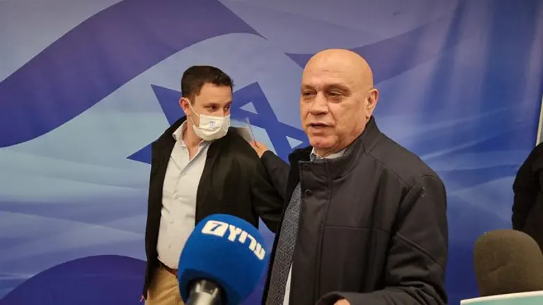 Иссауи Фредж 