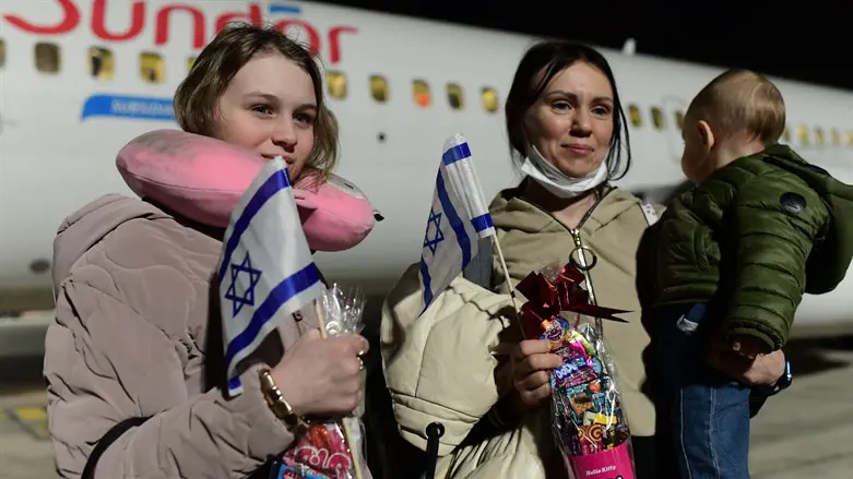 Ukrainian refugees arrive in Israel