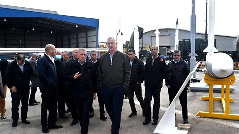 Minister Gantz at Ben Gurion Airport