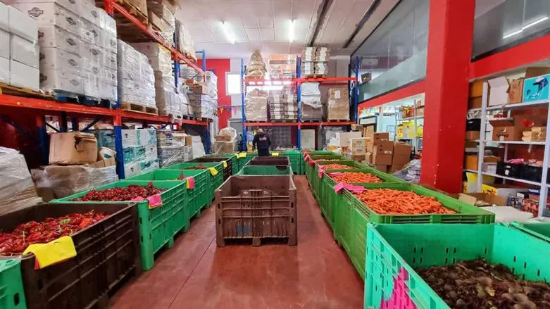 חלוקת מזון לנזקקים