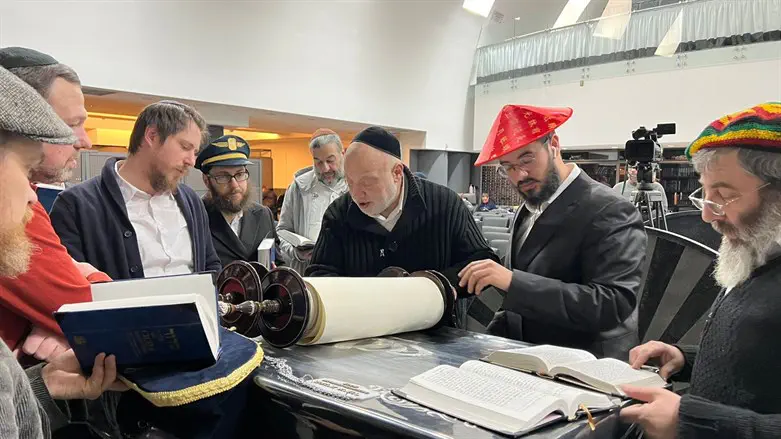 קריאת מגילה בדנייפרו