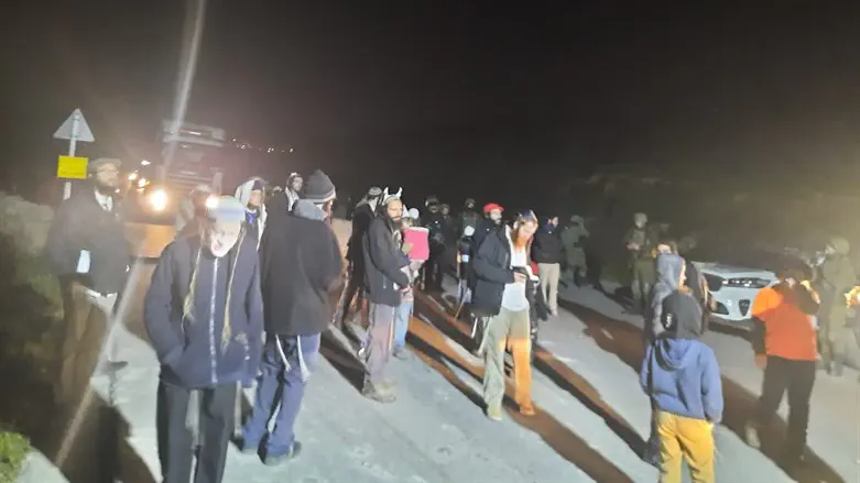 נחסמו בדרך לחומש