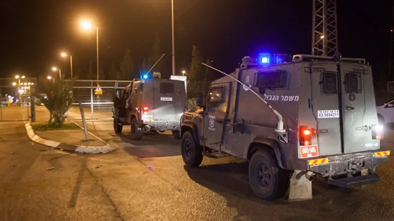 Машины пограничной полиции. Иллюстрация