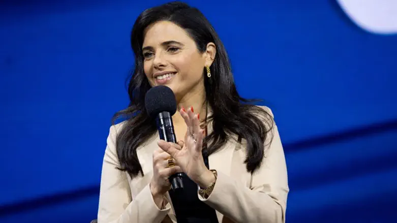 Айелет Шакед