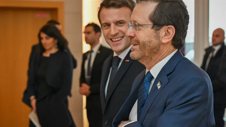 הרצוג ומקרון