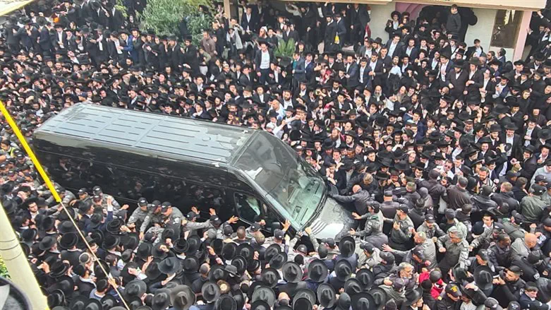 הלווית הרב קנייבסקי זצ"ל