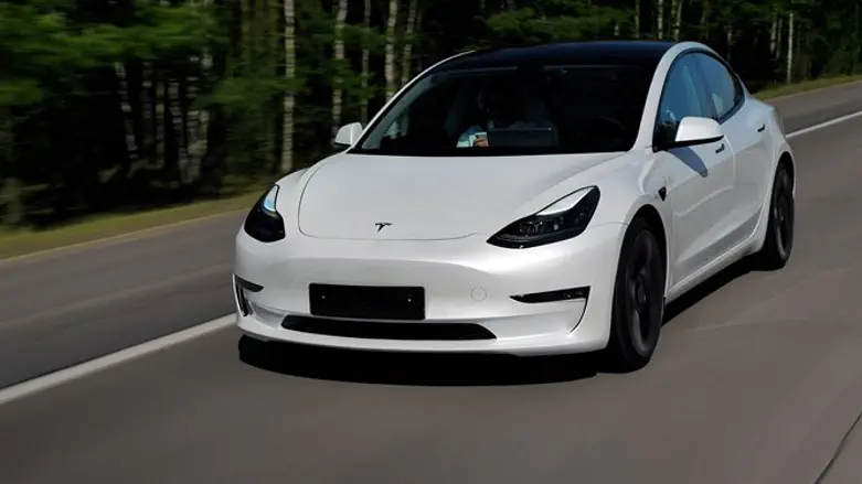 Tesla. Иллюстрация