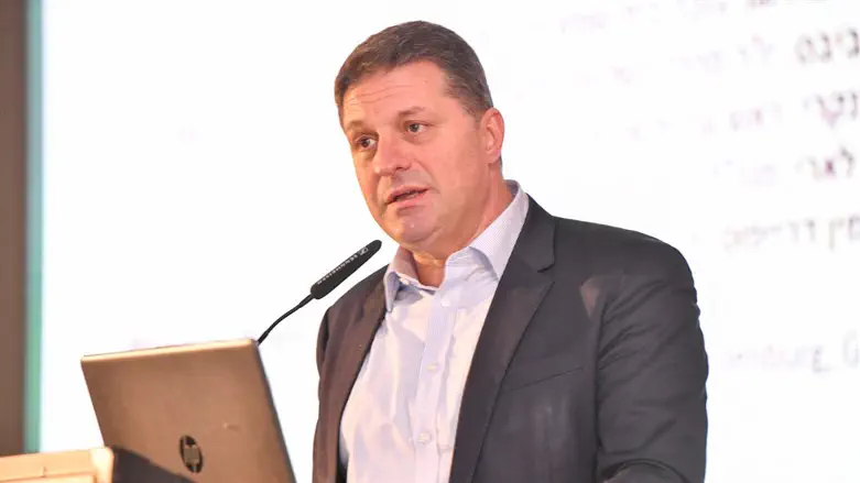חיים ביבס