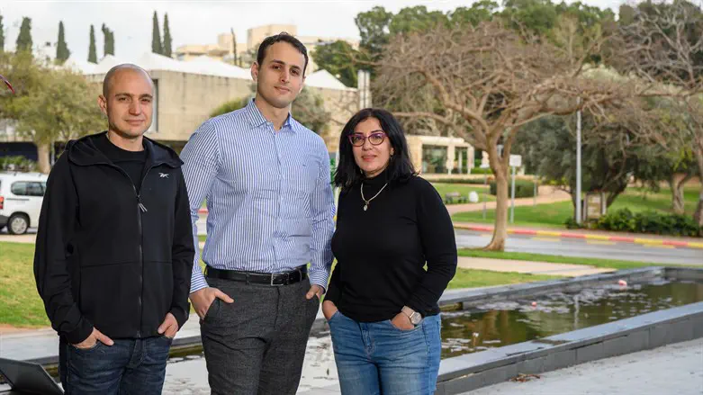 (L-R) Prof. Ziv Shulman, Dr. Roei D. Mazor, and Prof. Irit Sagi