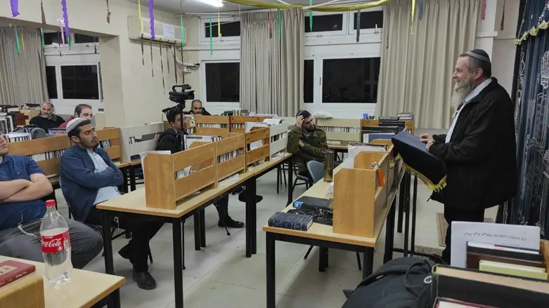 ח"כ מעוז במהלך המפגש