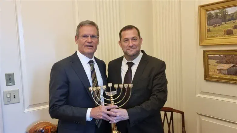 יוסי דגן ומושל טנסי