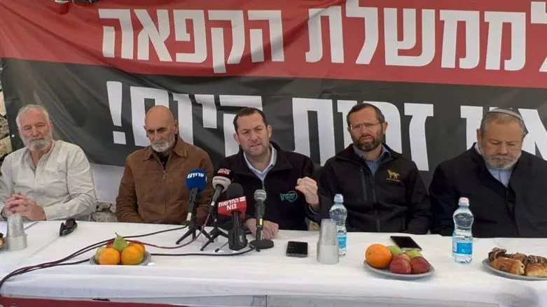 יוסי דגן וראשי הרשויות ביו"ש