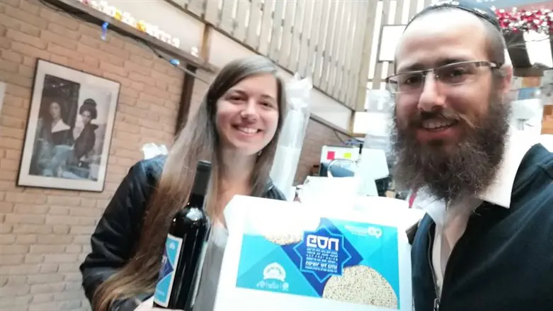 Distributing Passover supplies