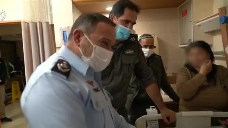 Яаков (Коби) Шабтай посетил раненных полицейских