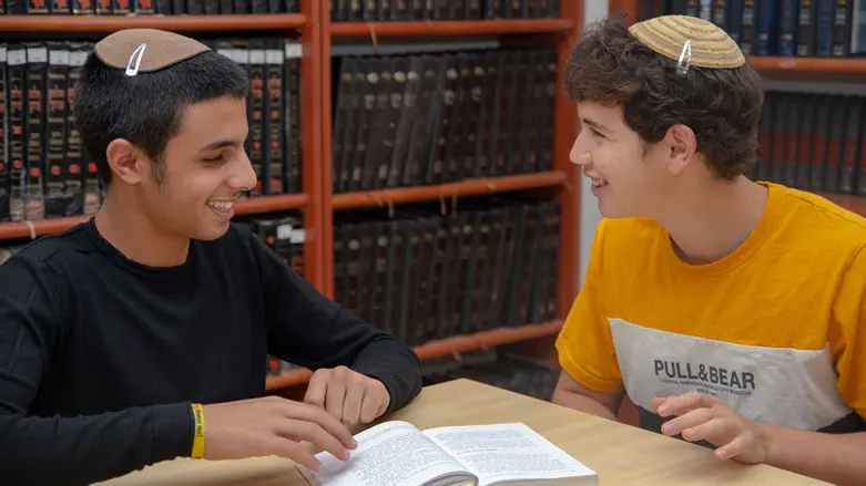 מרתון לימוד הלכות פסח בפניני הלכה