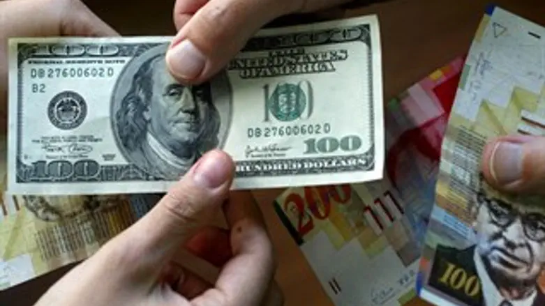 מחליפים שקלים ודולרים