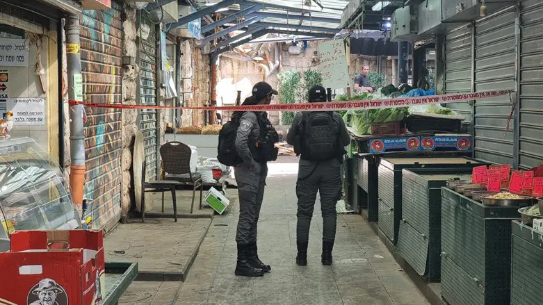 שוטרים בזירת האירוע בשוק מחנה יהודה