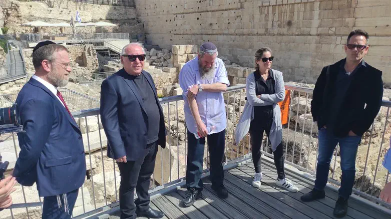 השדולה בעזרת ישראל