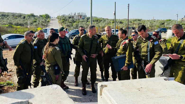 כוכבי באיו"ש