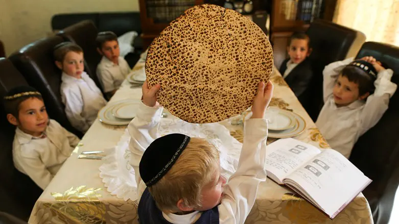 ילדים. פסח. מצות. ליל הסדר
